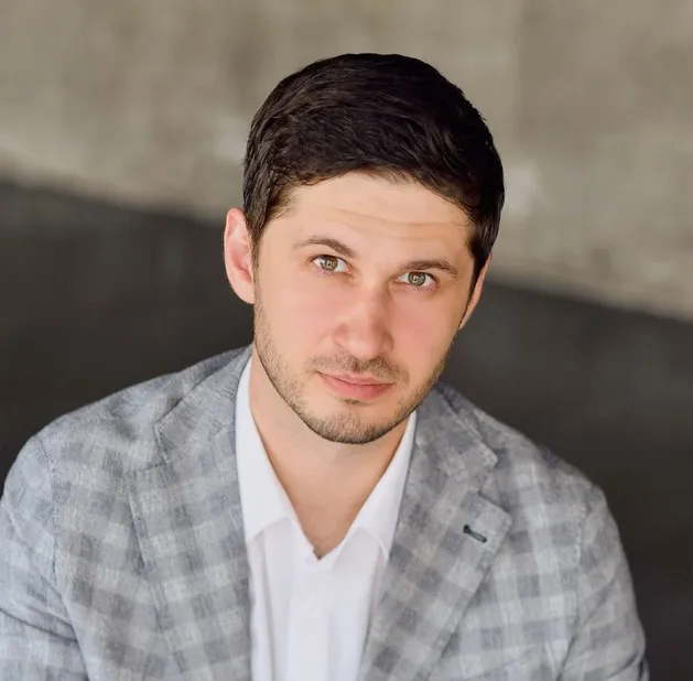 Commercial Director / Head of Sales / CBDO / COO.